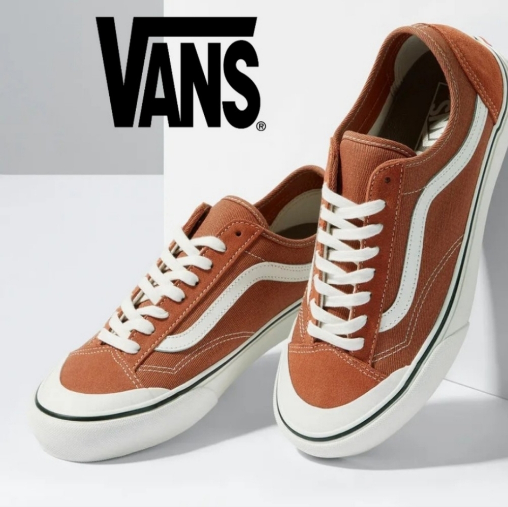 Vans brickred round white toe